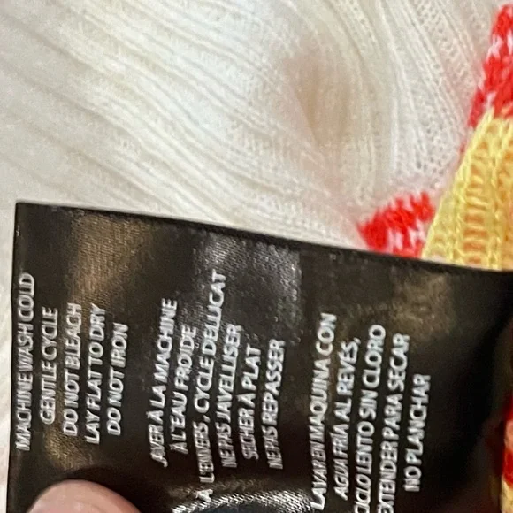 Maruchan Nordic Sweater - Picture 10 of 10